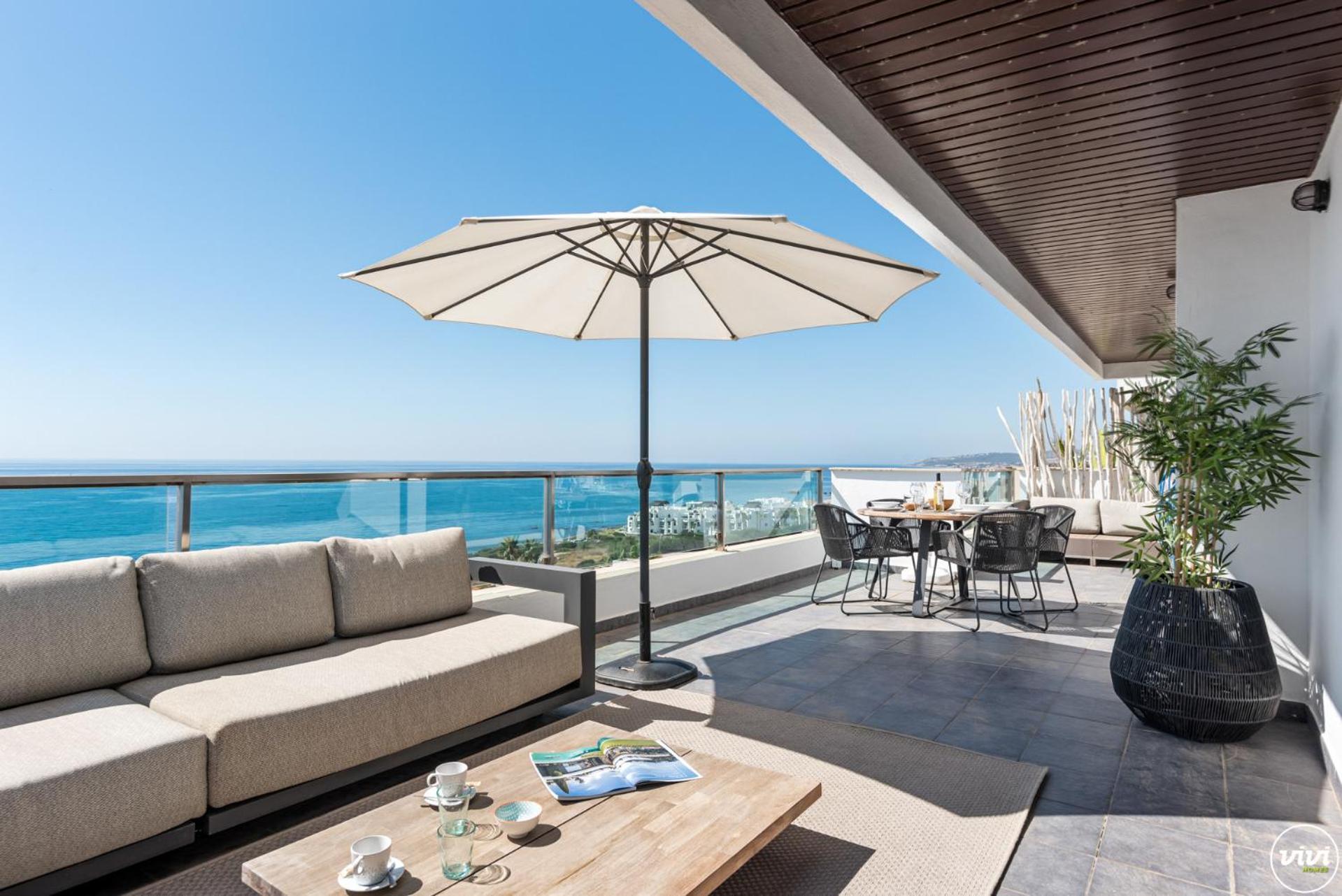 Vivi Homes - Casa Skye Pool, Terrace & Sea View Estepona